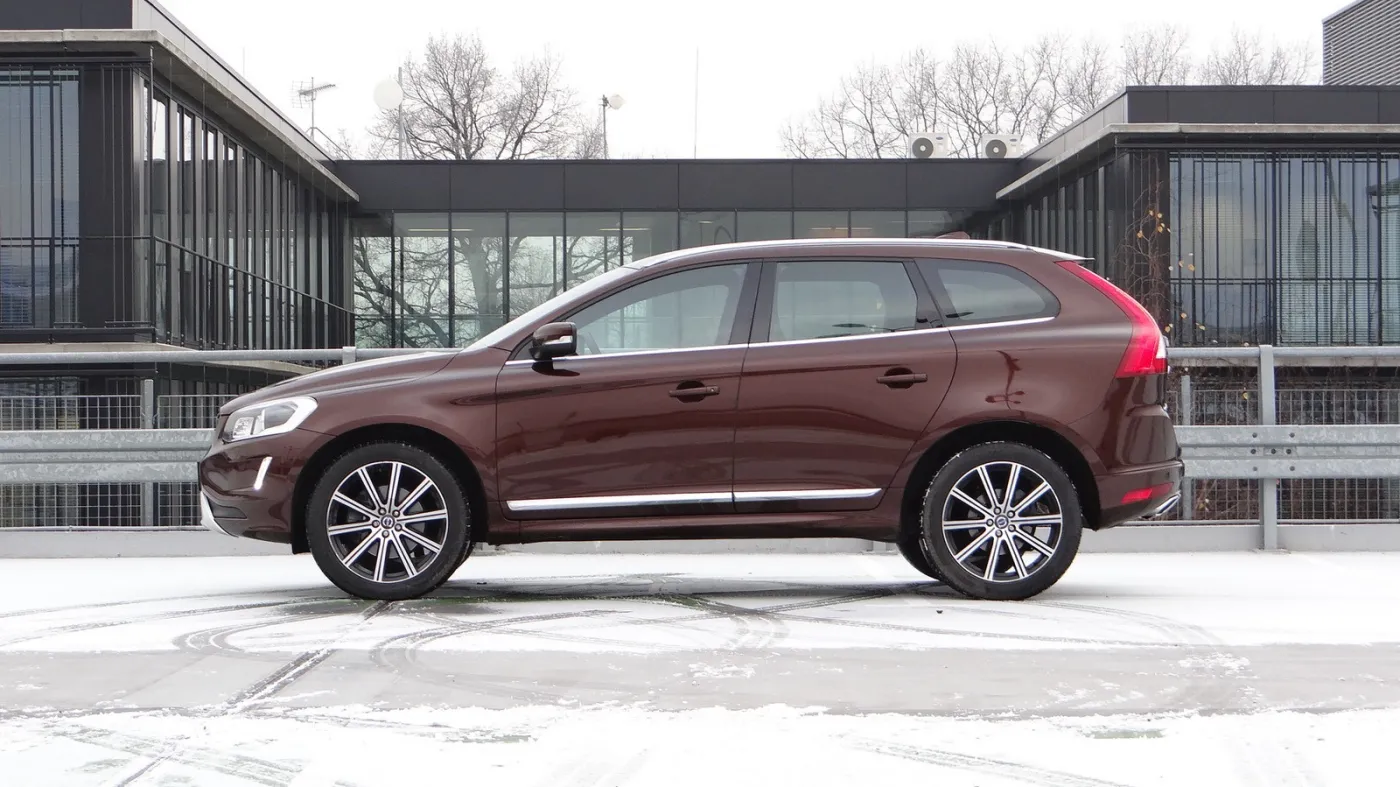 6451635-volvo-xc60-d5-awd.jpg