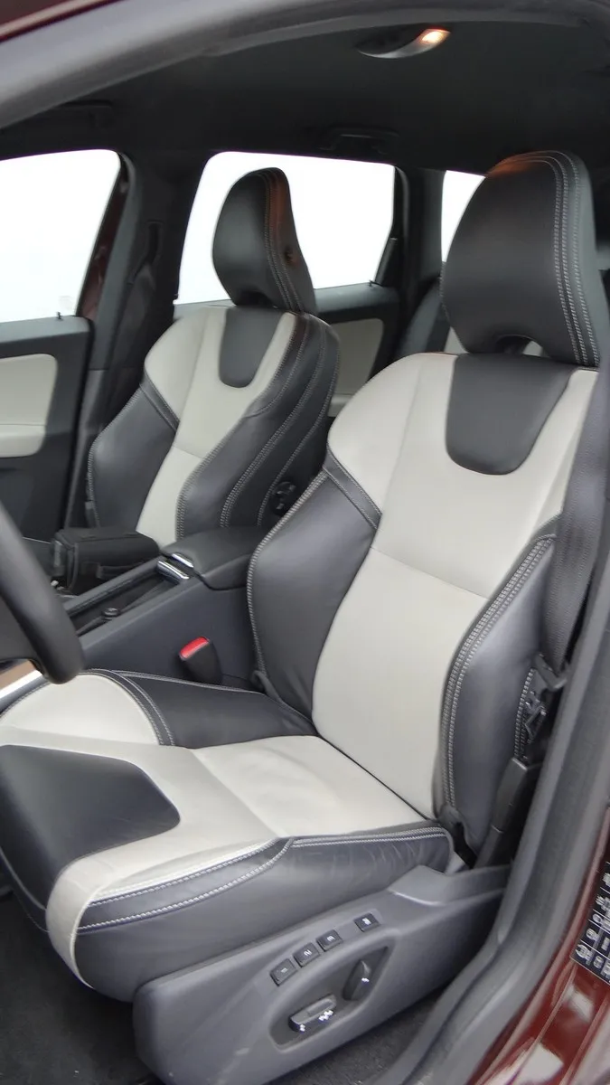 6451866-volvo-xc60-d5-awd.jpg