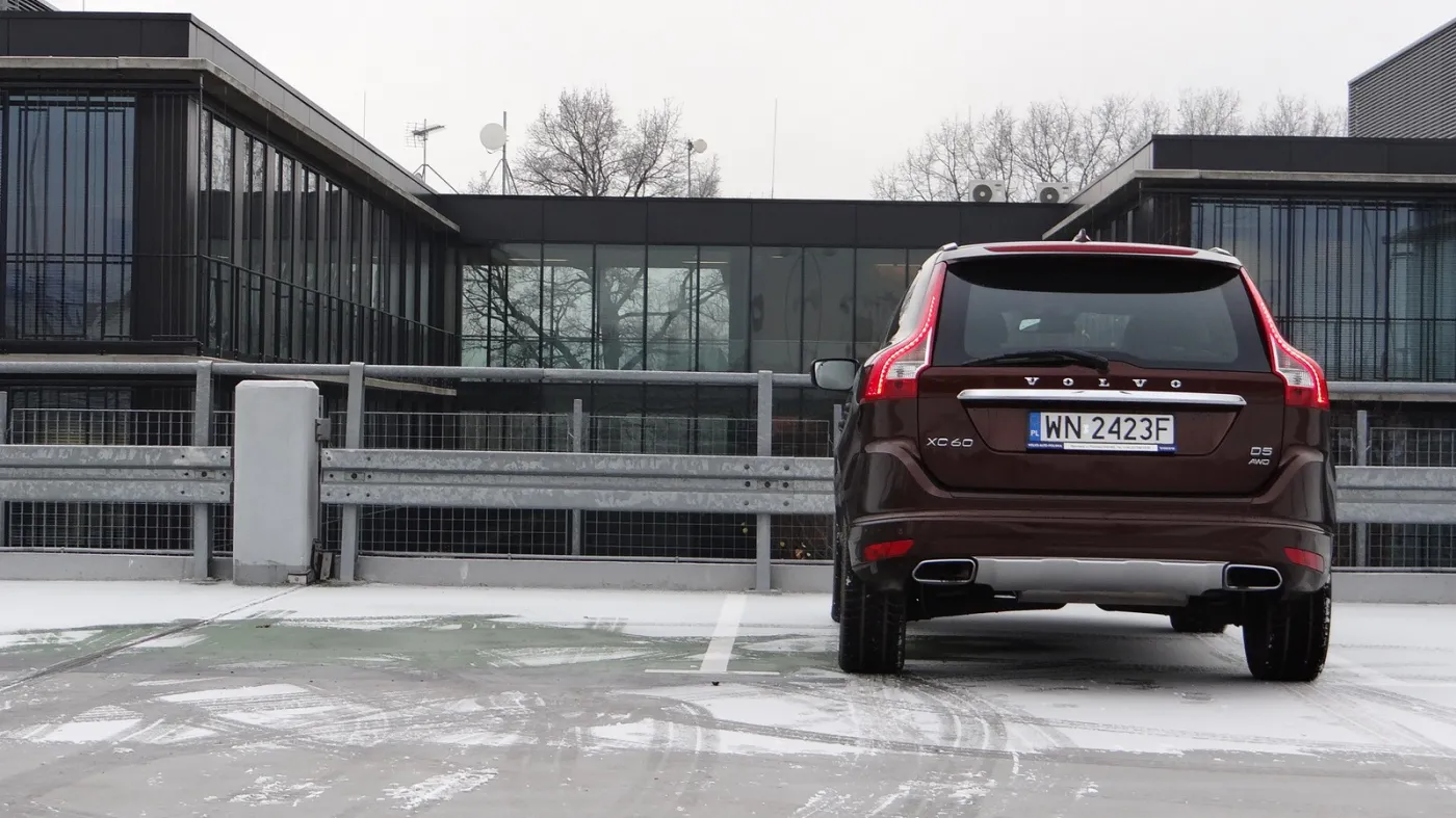 6452090-volvo-xc60-d5-awd.jpg