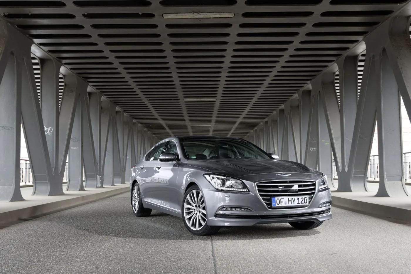 6460228-hyundai-genesis.jpg