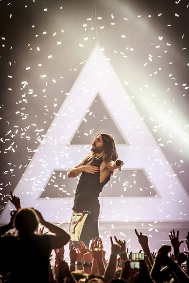 6460905-30-seconds-to-mars.jpg