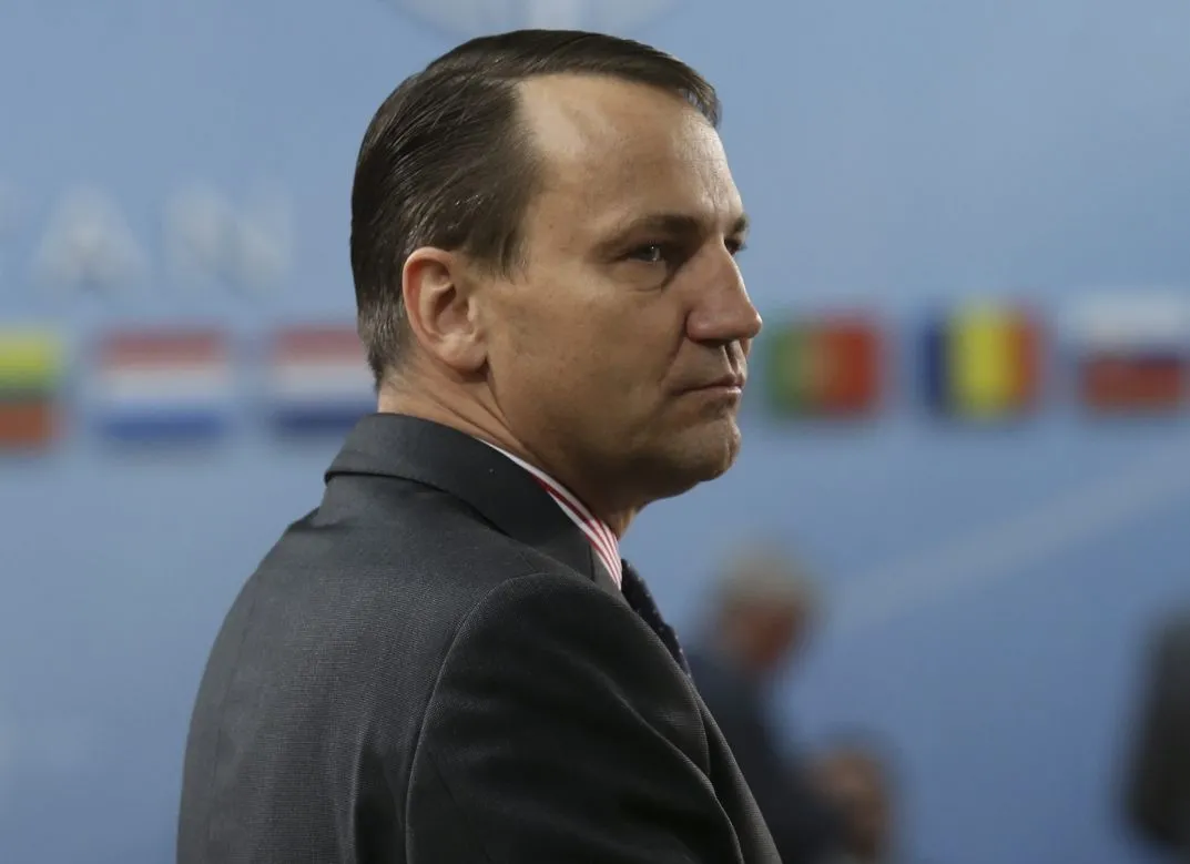 Niemiecki dziennik: Niektórym w UE przeszkadza, jak Sikorski krytykuje Rosję