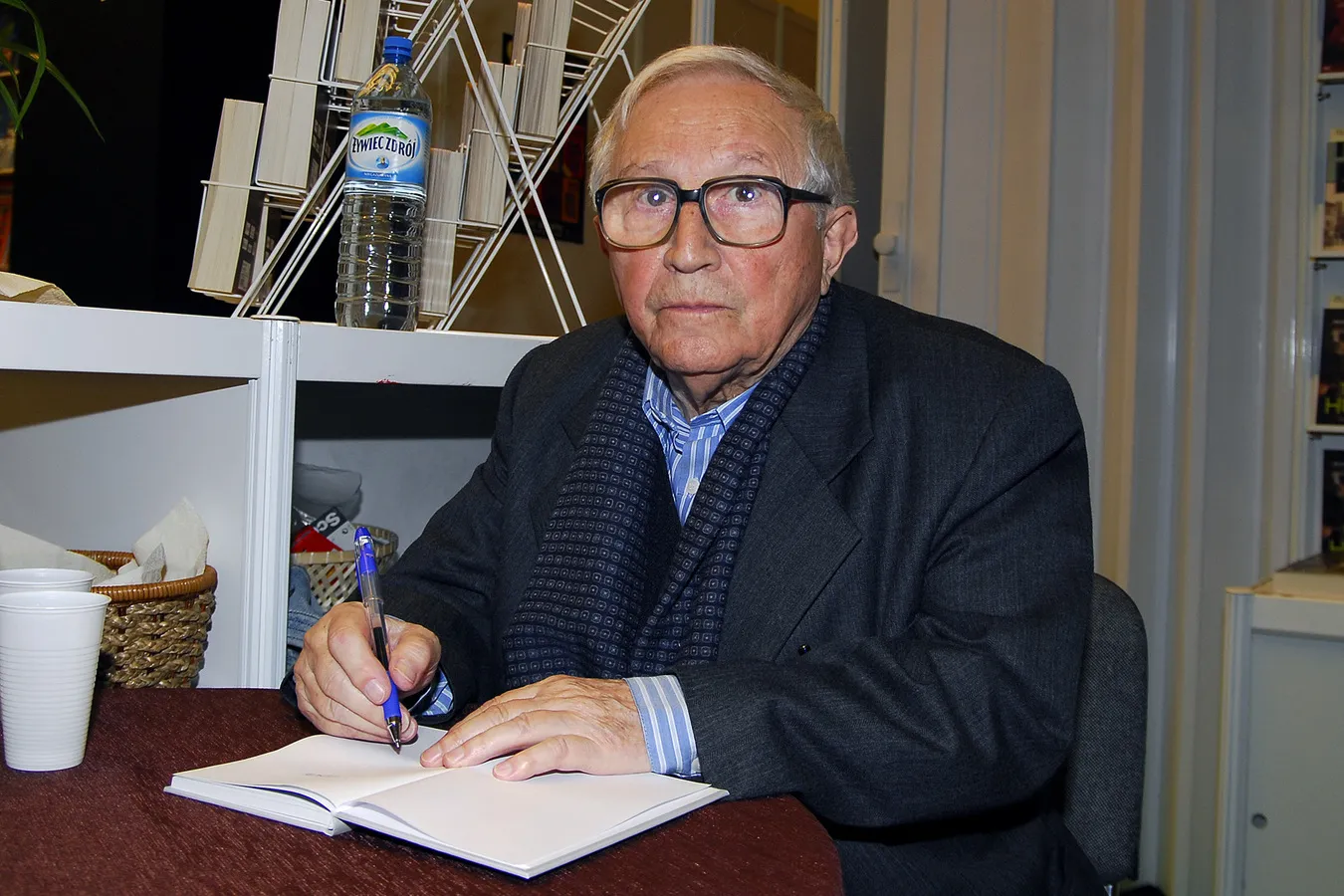 6913475-tadeusz-rozewicz.jpg