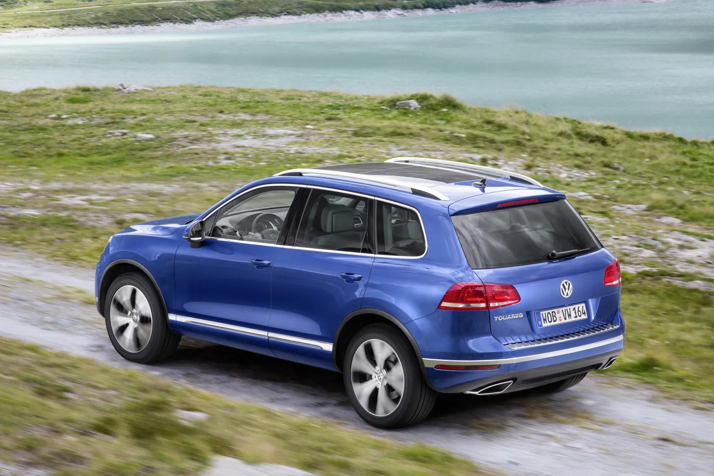 7010451-volkswagen-touareg.jpg