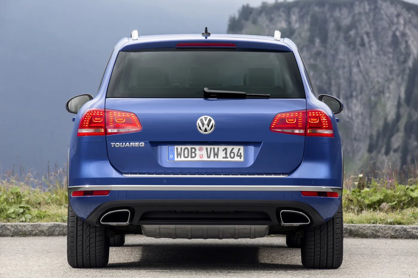 7010538-volkswagen-touareg.jpg