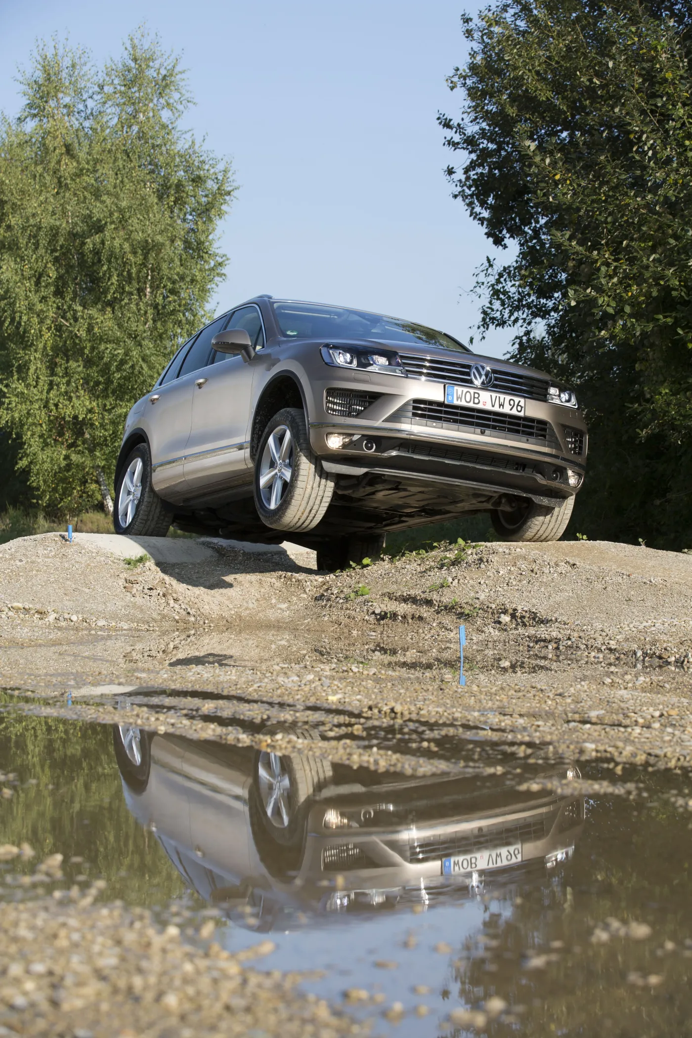 7015786-volkswagen-touareg.jpg