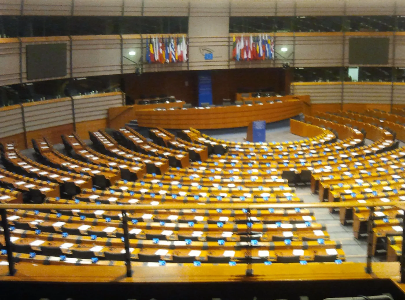 Parlament Europejski krytykuje budżet Unii. Groźba weta