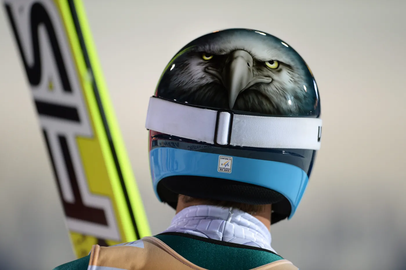 7103169-kask-piotra-zyly.jpg