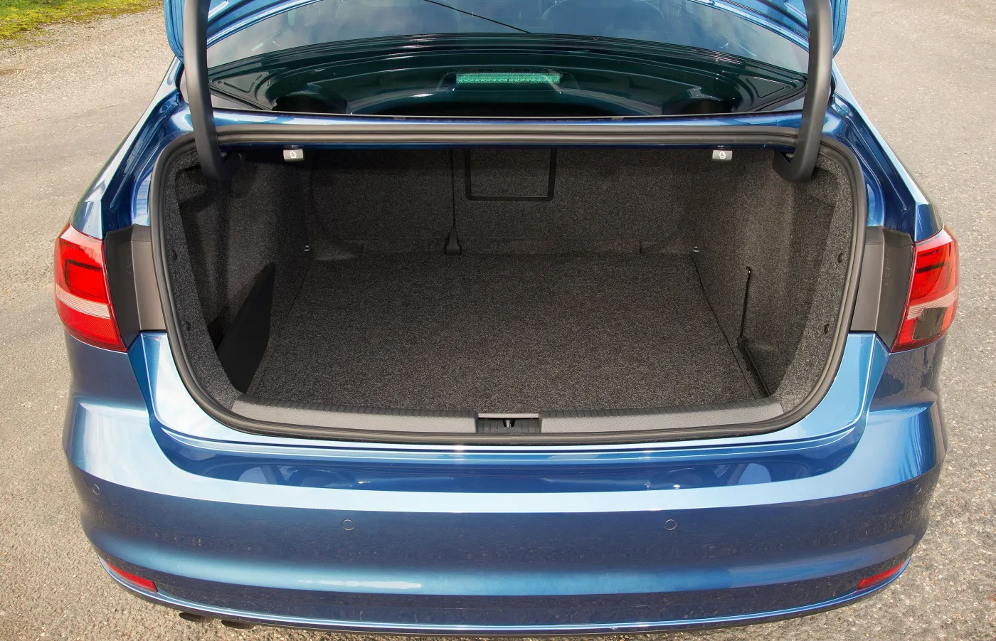 7169558-volkswagen-jetta.jpg