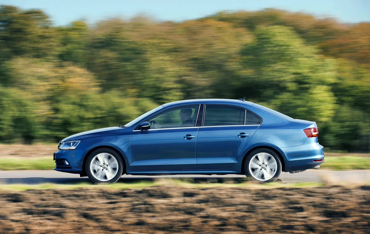 7169238-volkswagen-jetta.jpg
