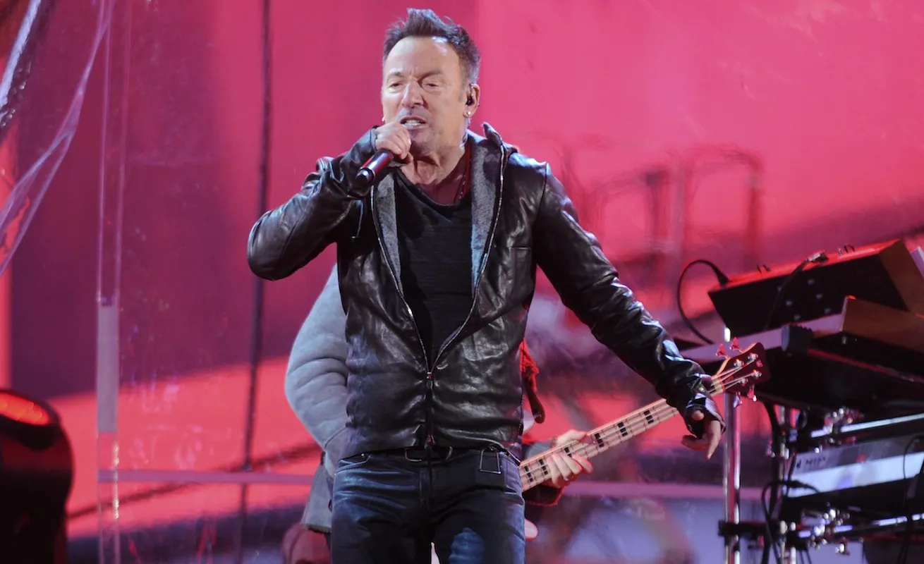 7143906-bruce-springsteen.jpg