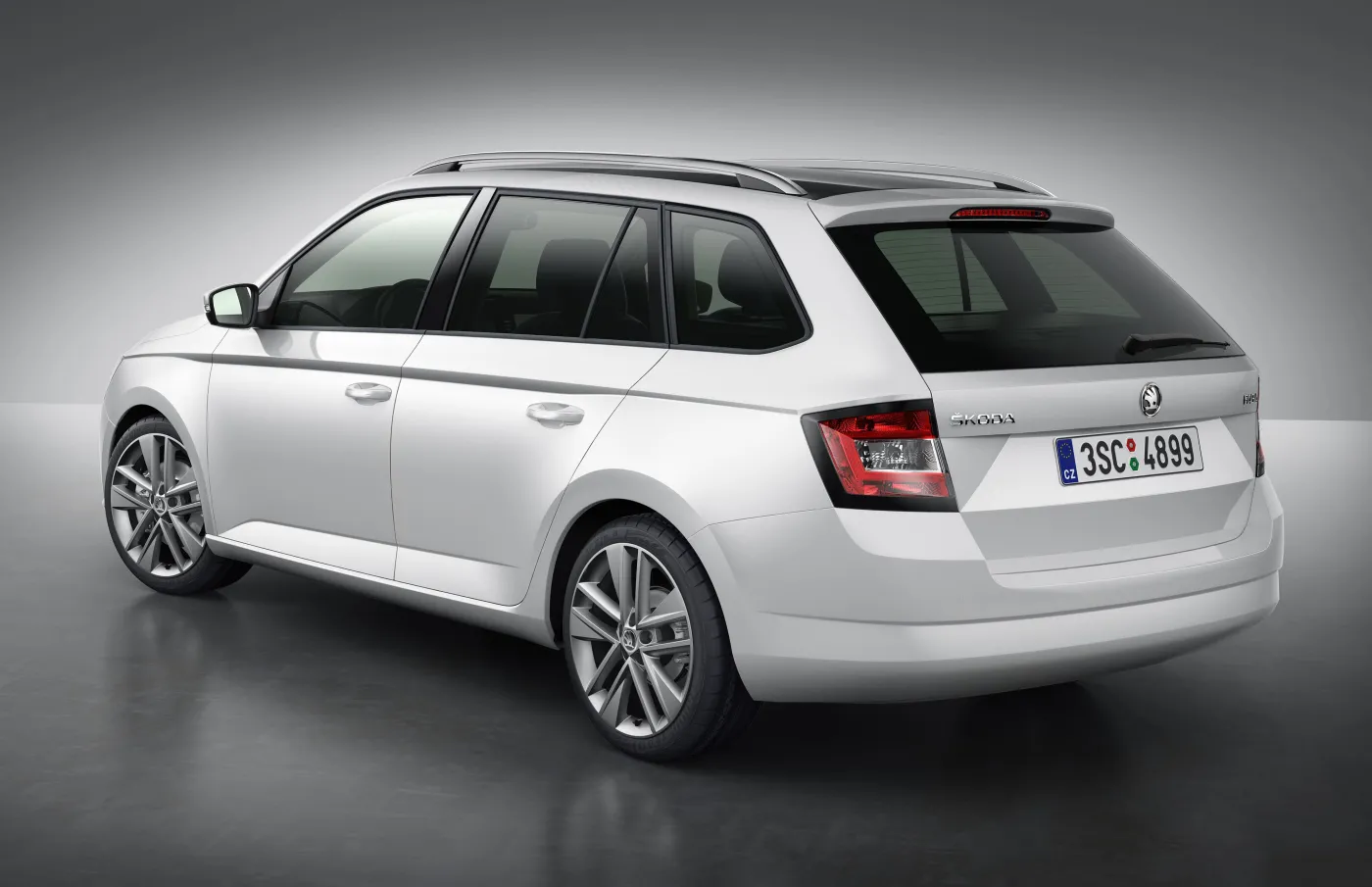 6881716-skoda-fabia-kombi.jpg