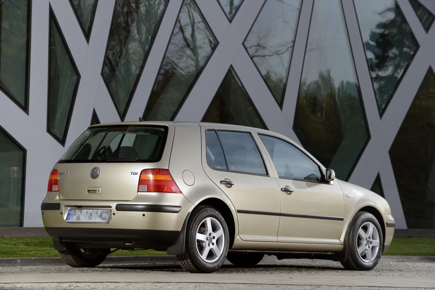 7204796-volkswagen-golf-iv.jpg
