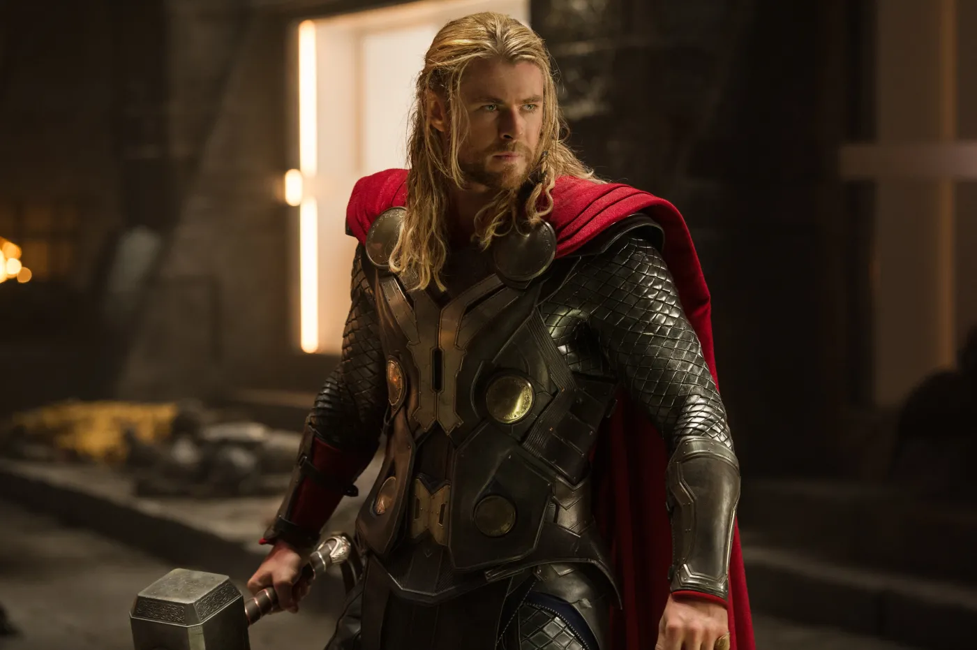 5611938-thor-mroczny-swiat.jpg