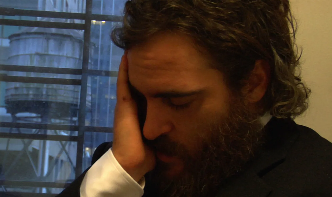 6866863-joaquin-phoenix.jpg