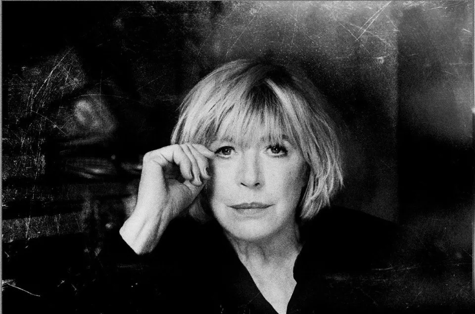 Marianne Faithfull po raz 20 w karierze. Za to z jakim wsparciem!