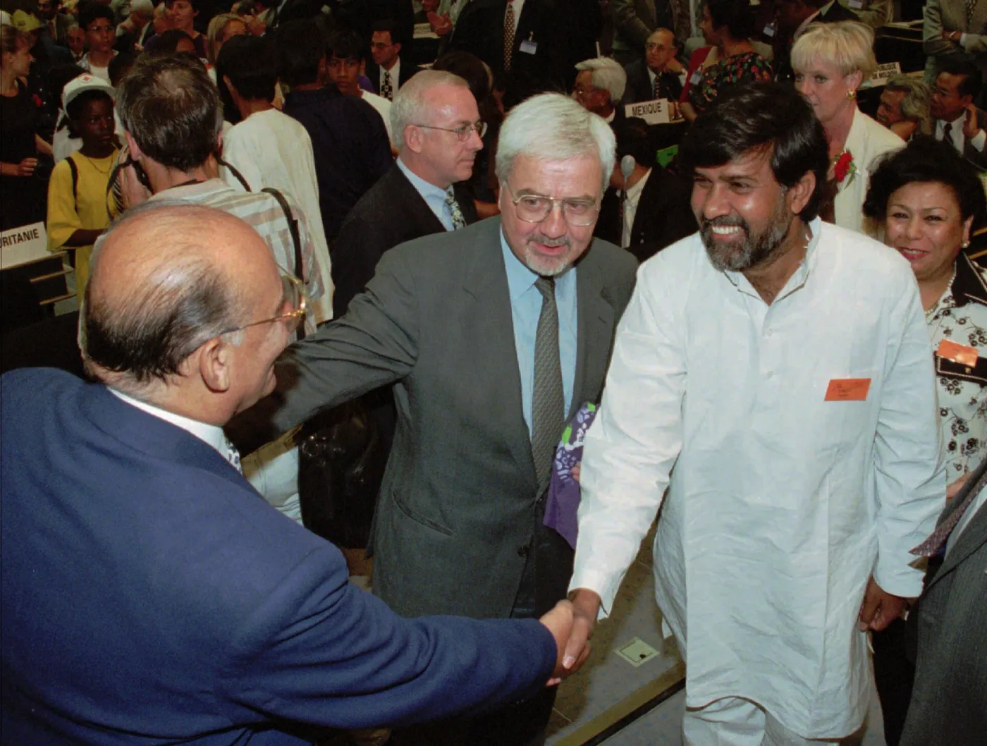 6922782-kailash-satyarthi.jpg