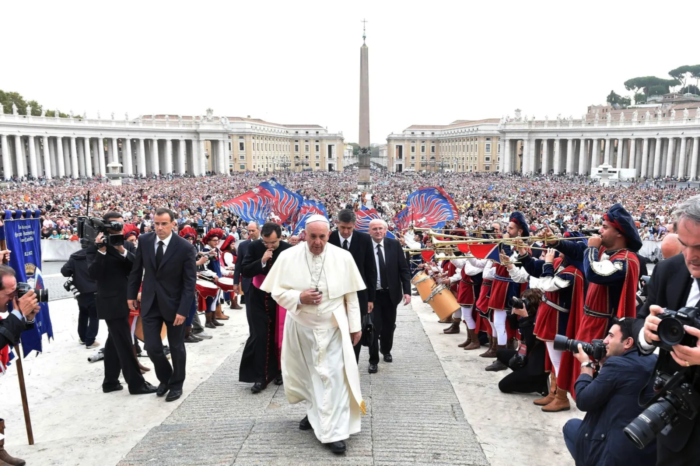 6950325-papiez-franciszek.jpg