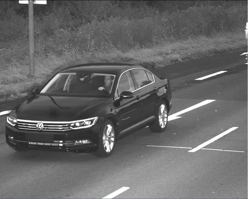 6974816-volkswagen-passat.jpg