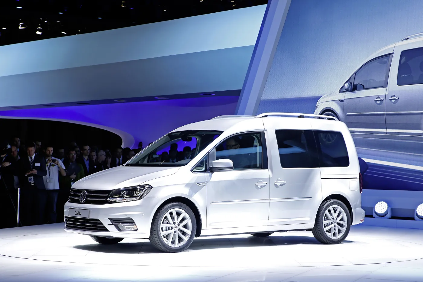 7499106-volkswagen-caddy.jpg