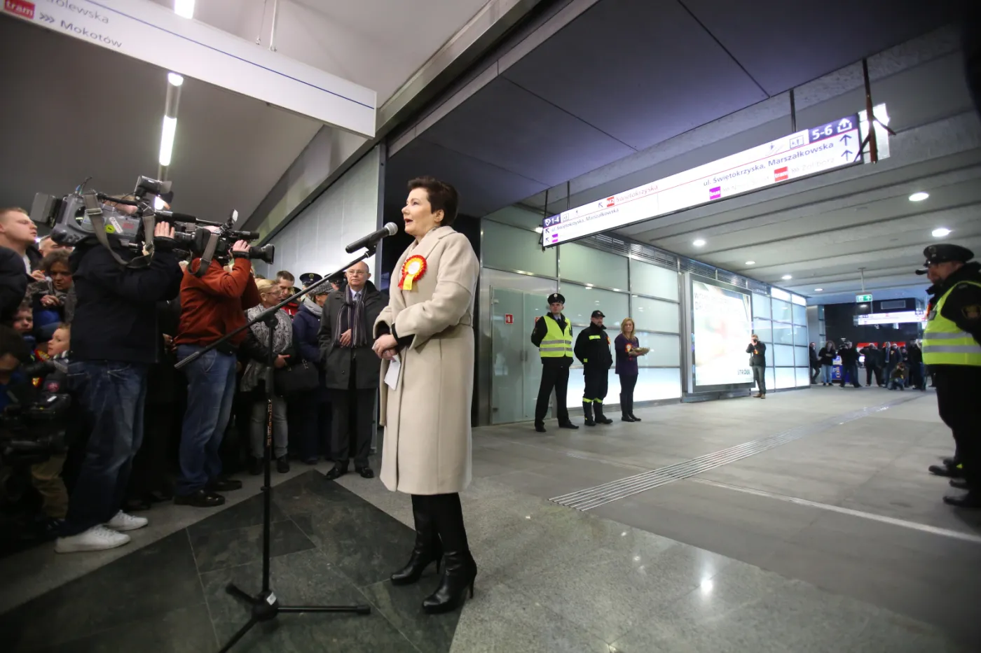 7514864-warszawskie-metro.jpg