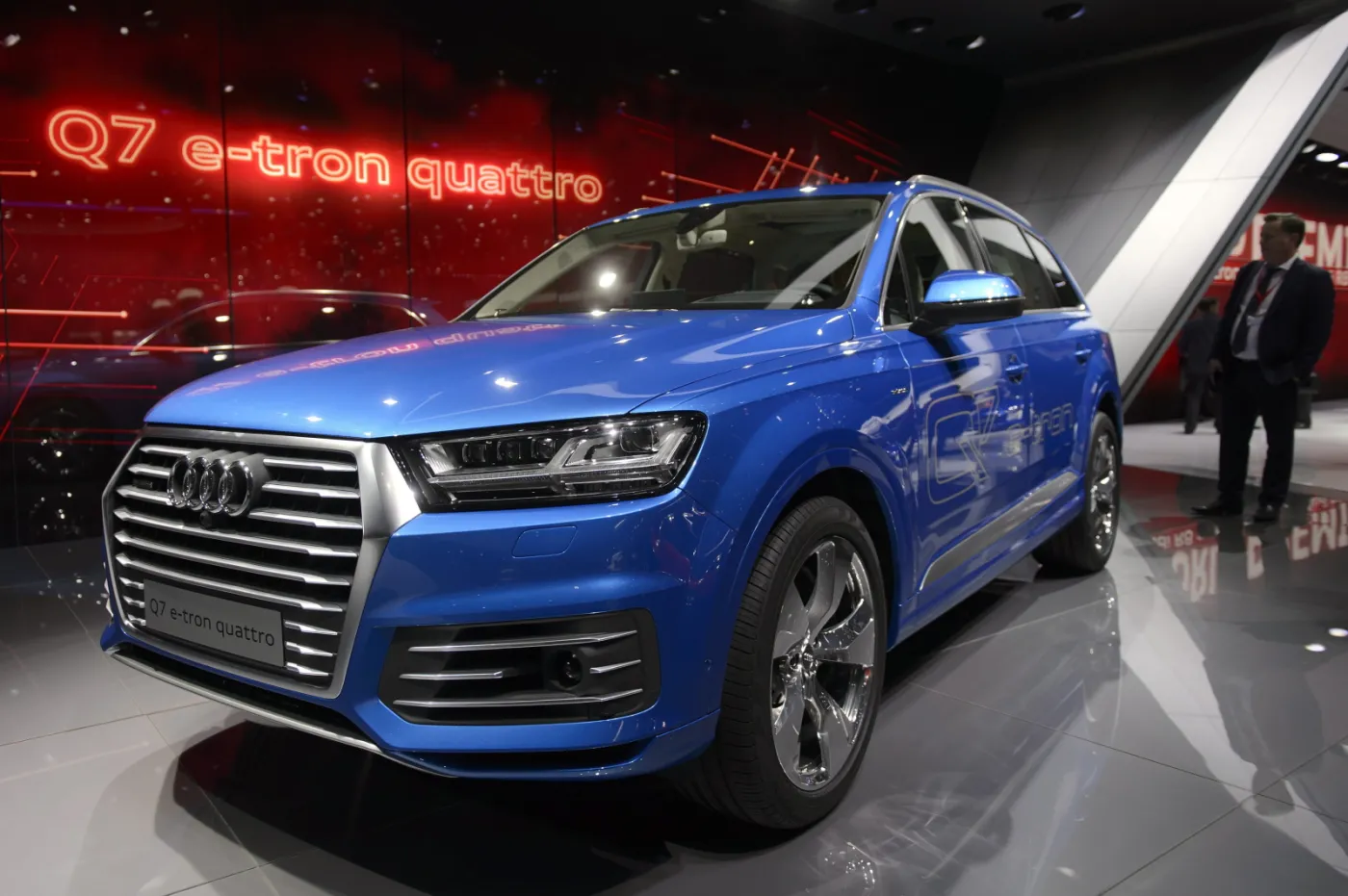 7519908-audi-q7-e-tron-3.jpg