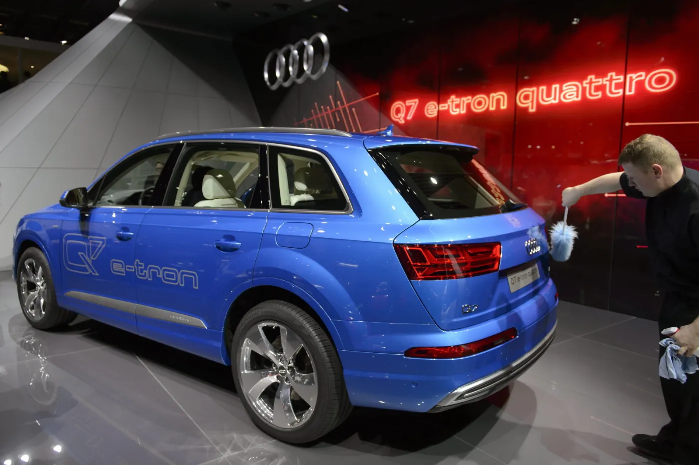 7519937-audi-q7-e-tron-3.jpg