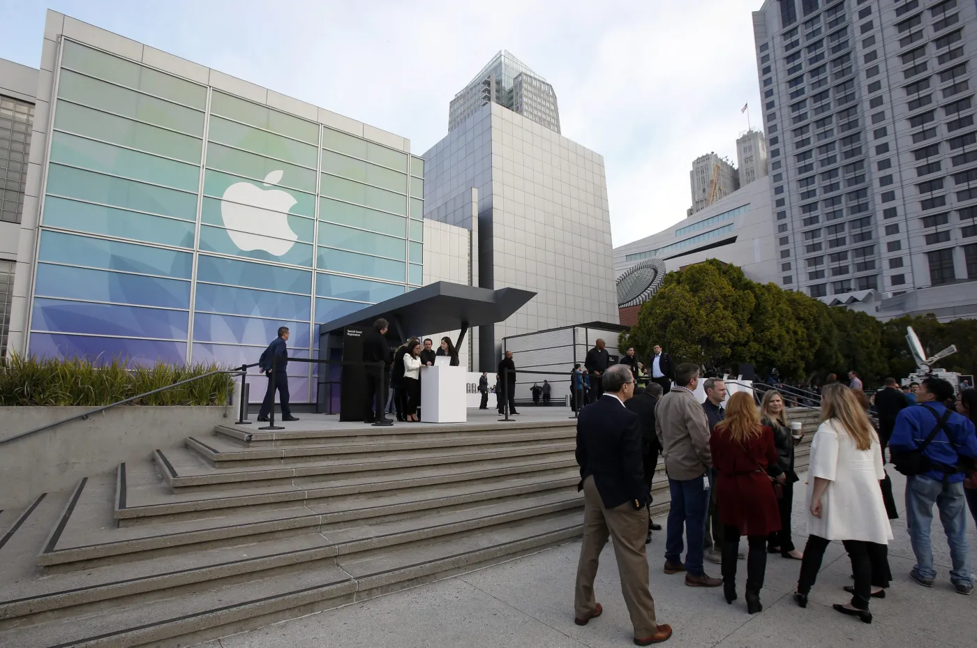 Apple Watch i kolejna odsłona  MacBooka Pro. Zobacz ZDJĘCIA nowych gadżetów