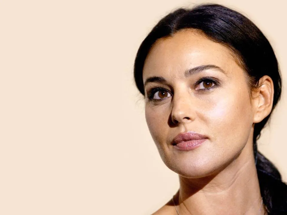 7522382-monica-bellucci.jpg