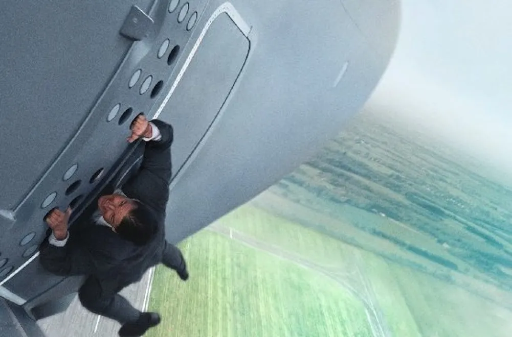 Tom Cruise znów zwisa. Pełny zwiastun "Mission: Impossible - Rogue Nation"!