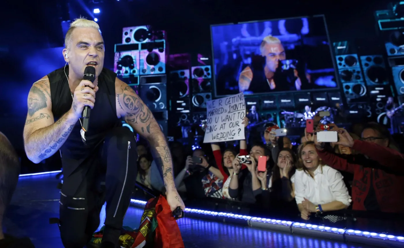 7585837-robbie-williams.jpg
