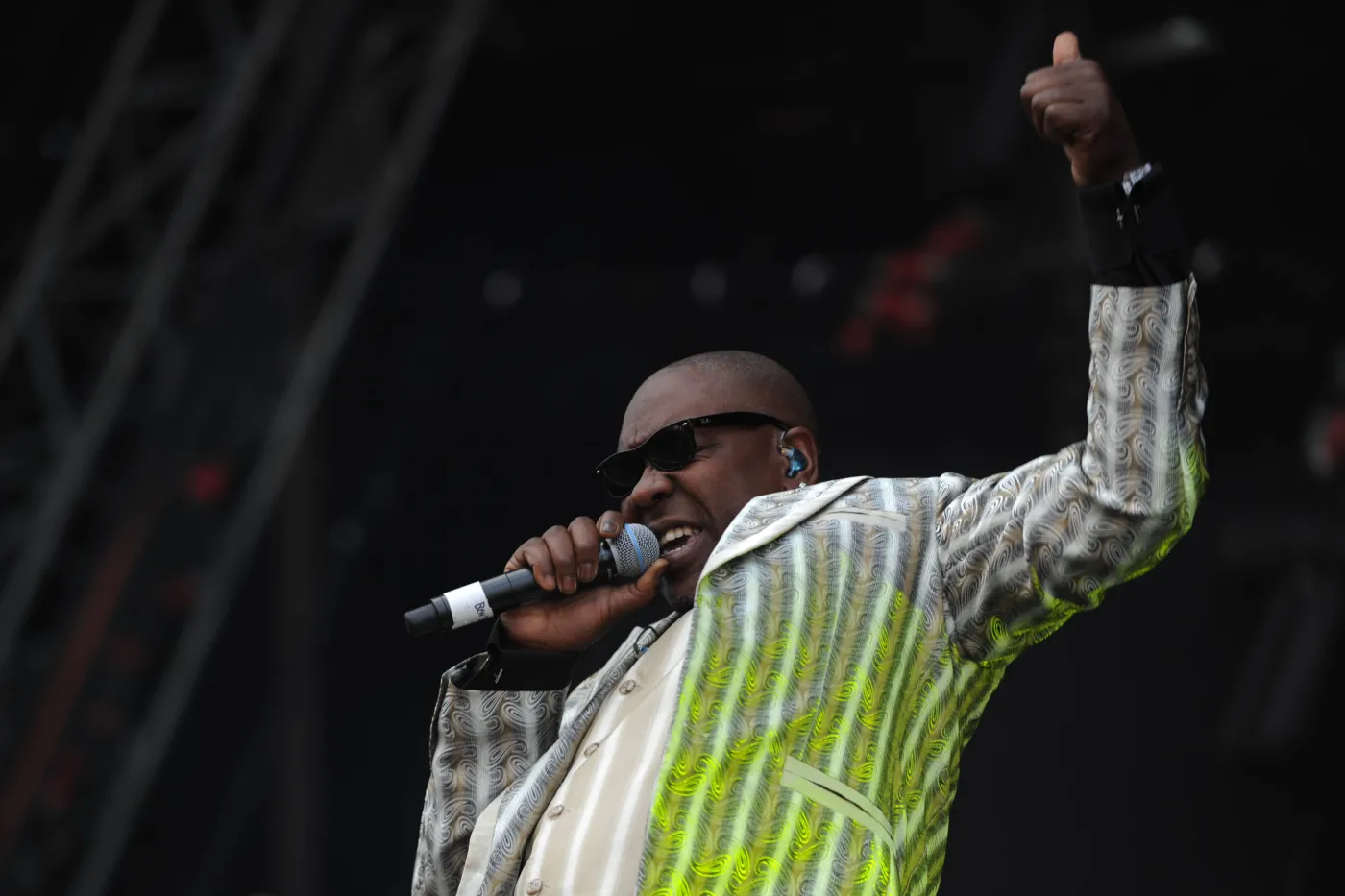 7609492-notorious-b-i-g.jpg