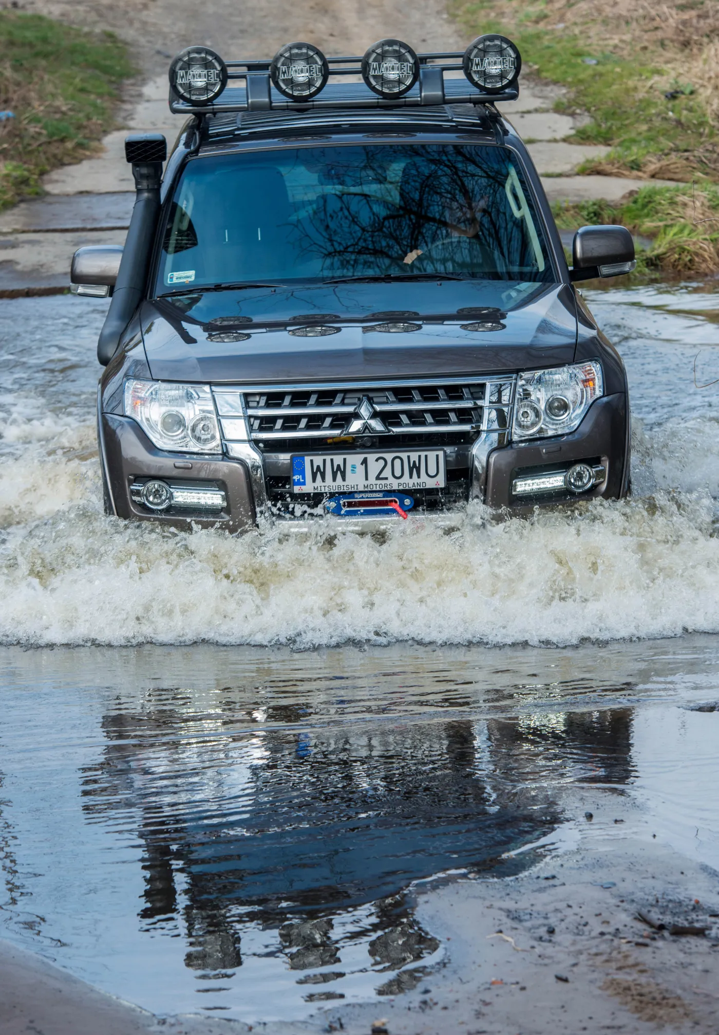 7631753-mitsubishi-pajero.jpg