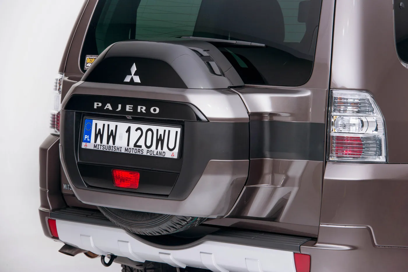 7632027-mitsubishi-pajero.jpg