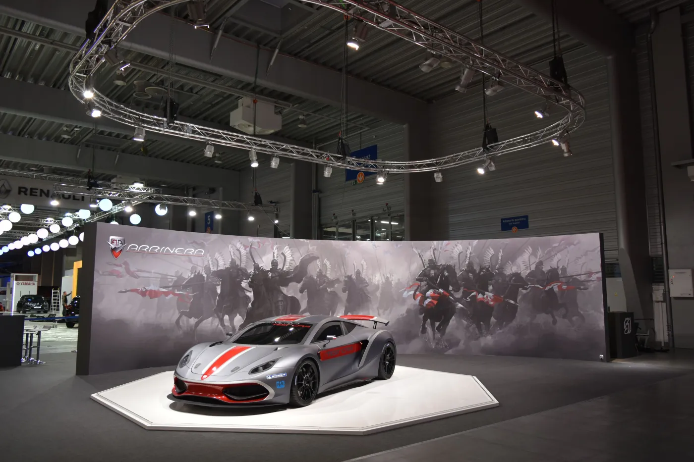 7634599-arrinera-hussarya.jpg