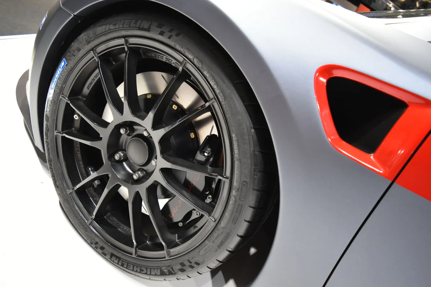 7635112-arrinera-hussarya.jpg