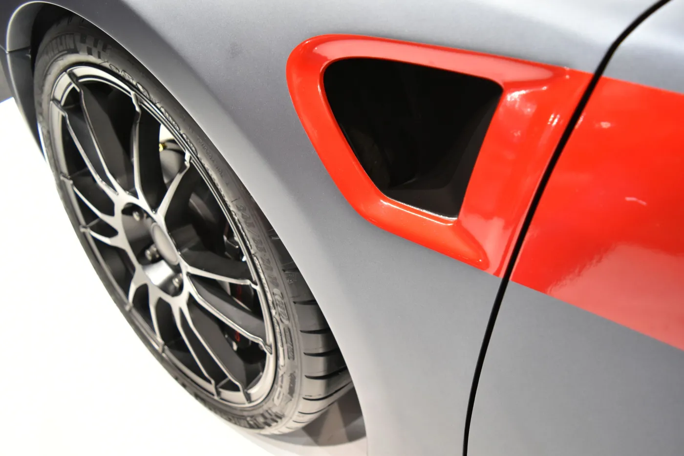 7635141-arrinera-hussarya.jpg