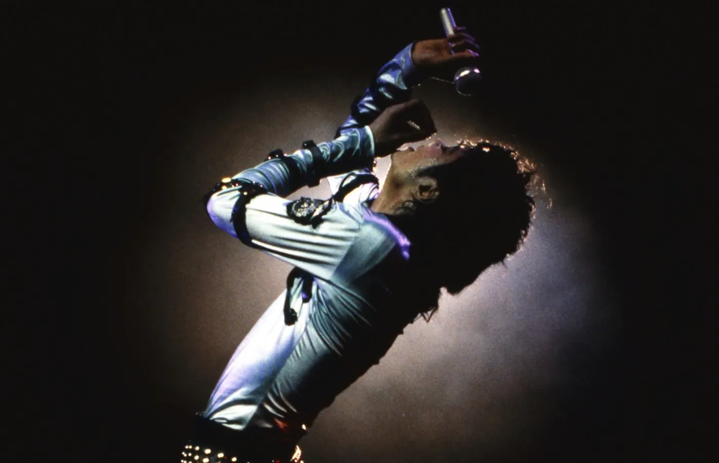 6074074-michael-jackson.jpg
