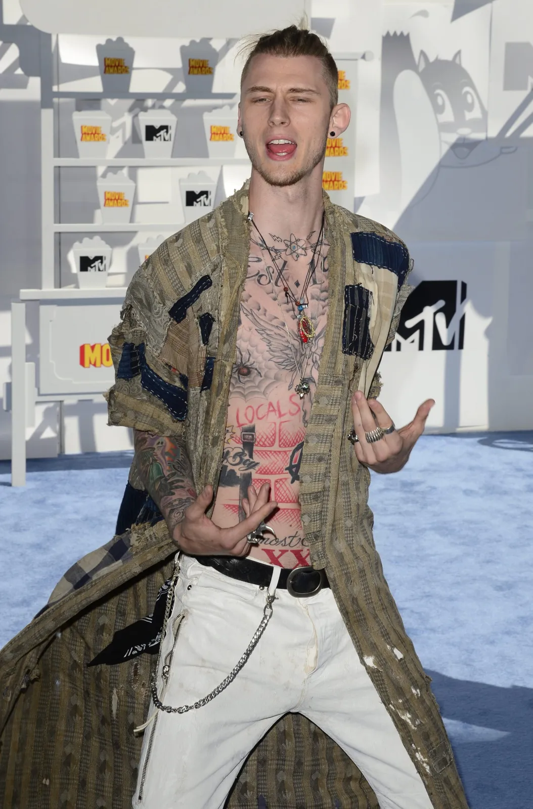 7649555-machine-gun-kelly.jpg