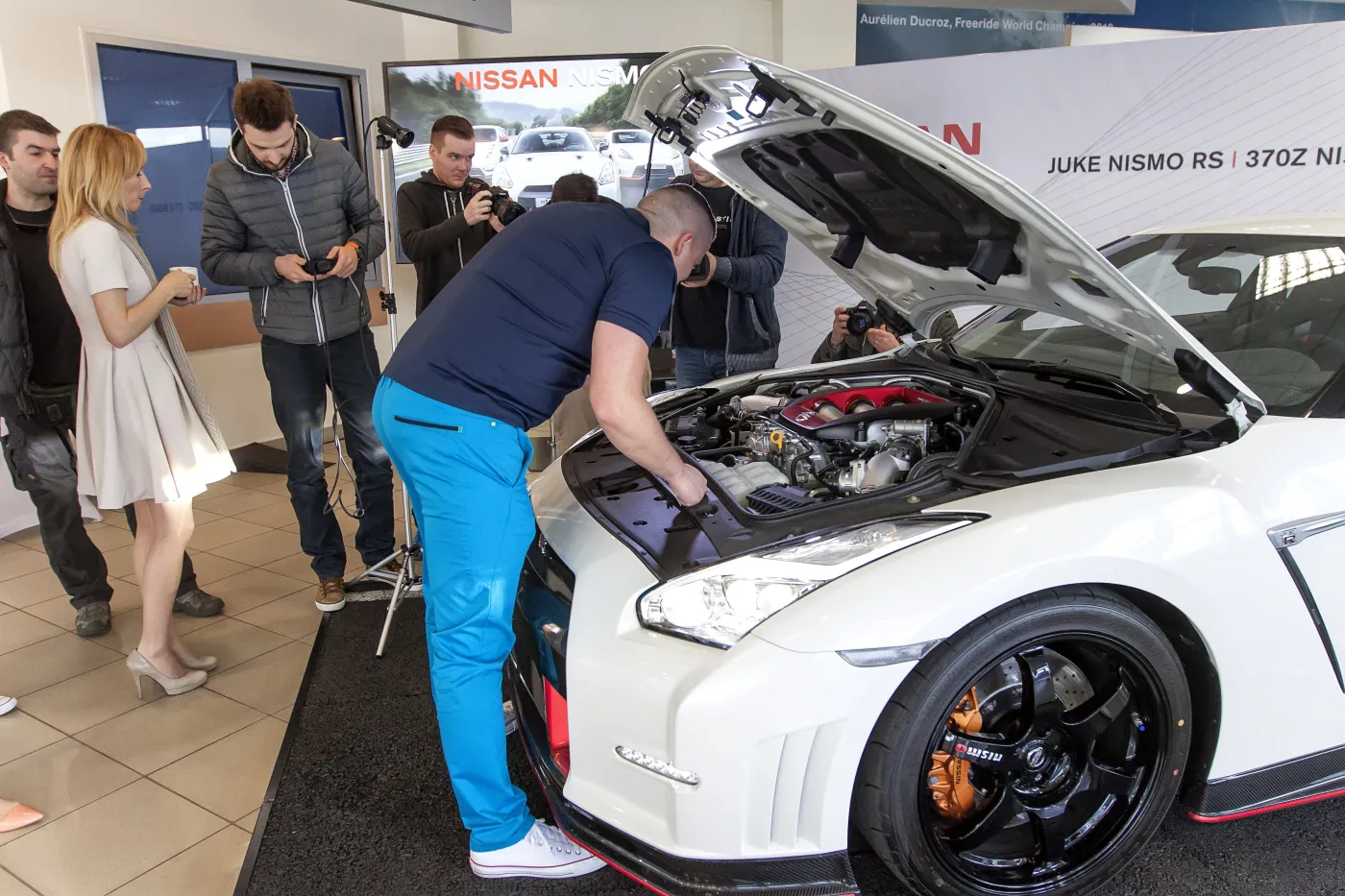 7667886-nissan-gt-r-nismo.jpg
