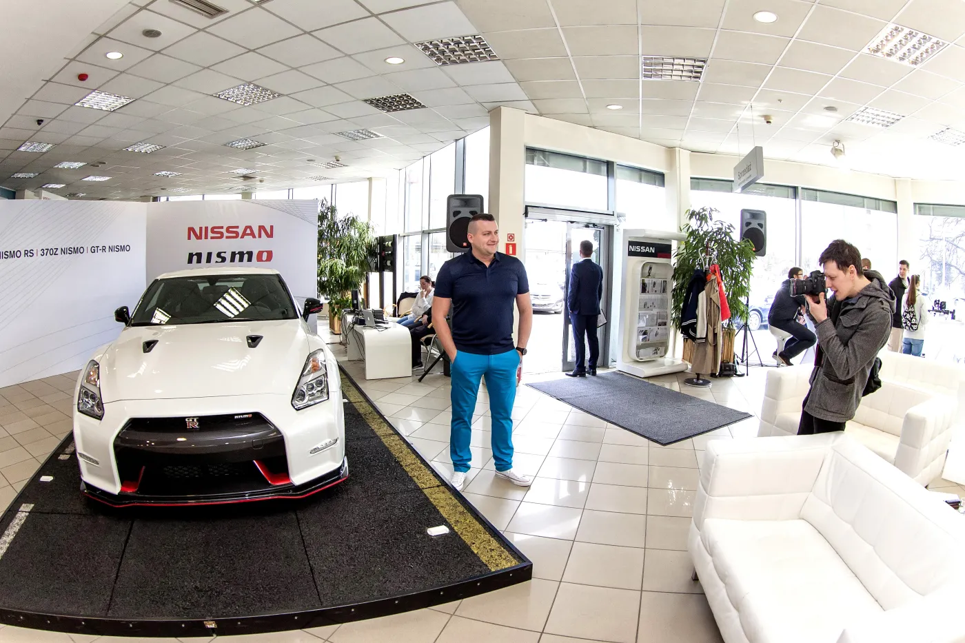 7667942-nissan-gt-r-nismo.jpg