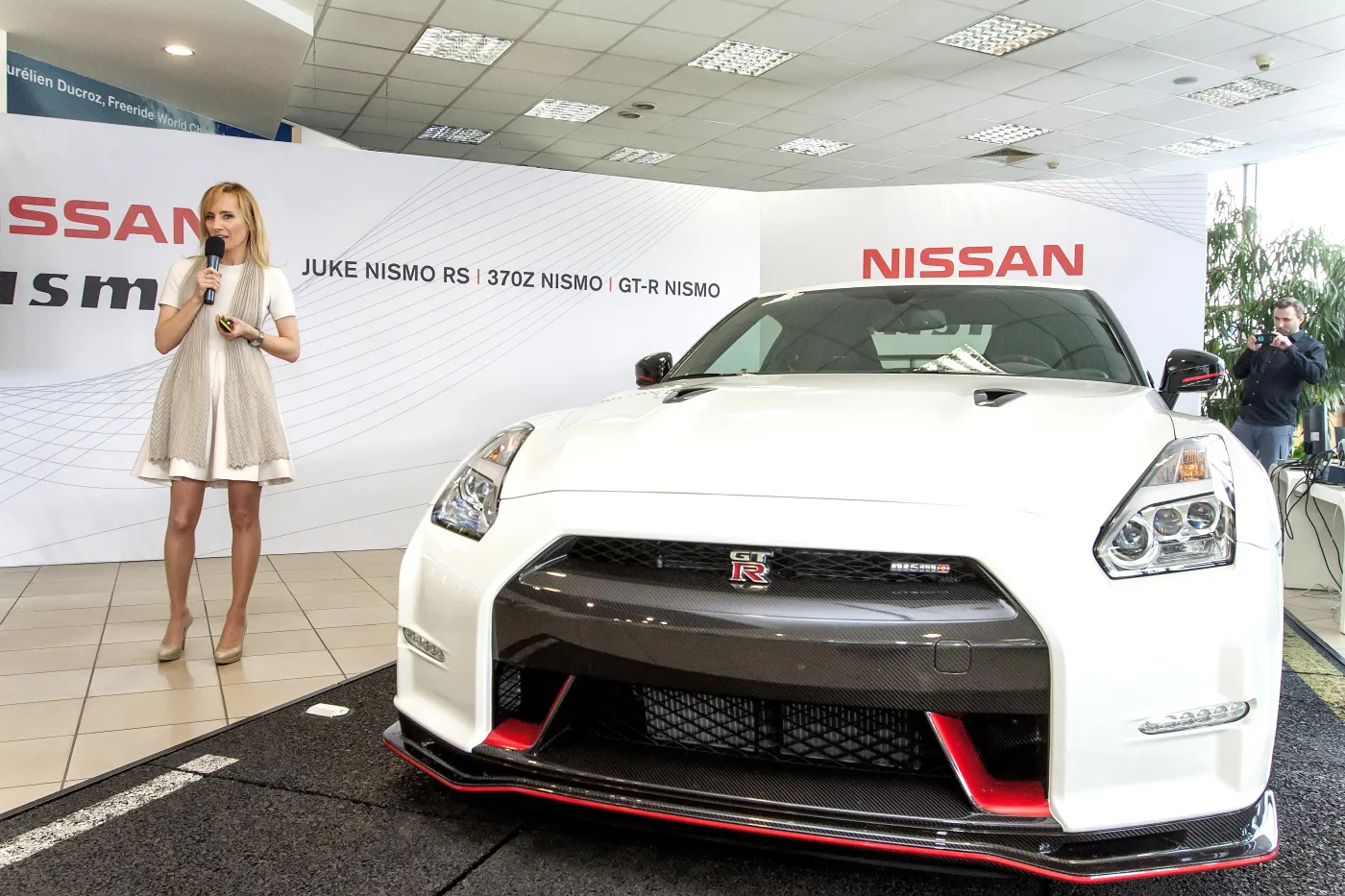 7672933-nissan-gt-r-nismo.jpg