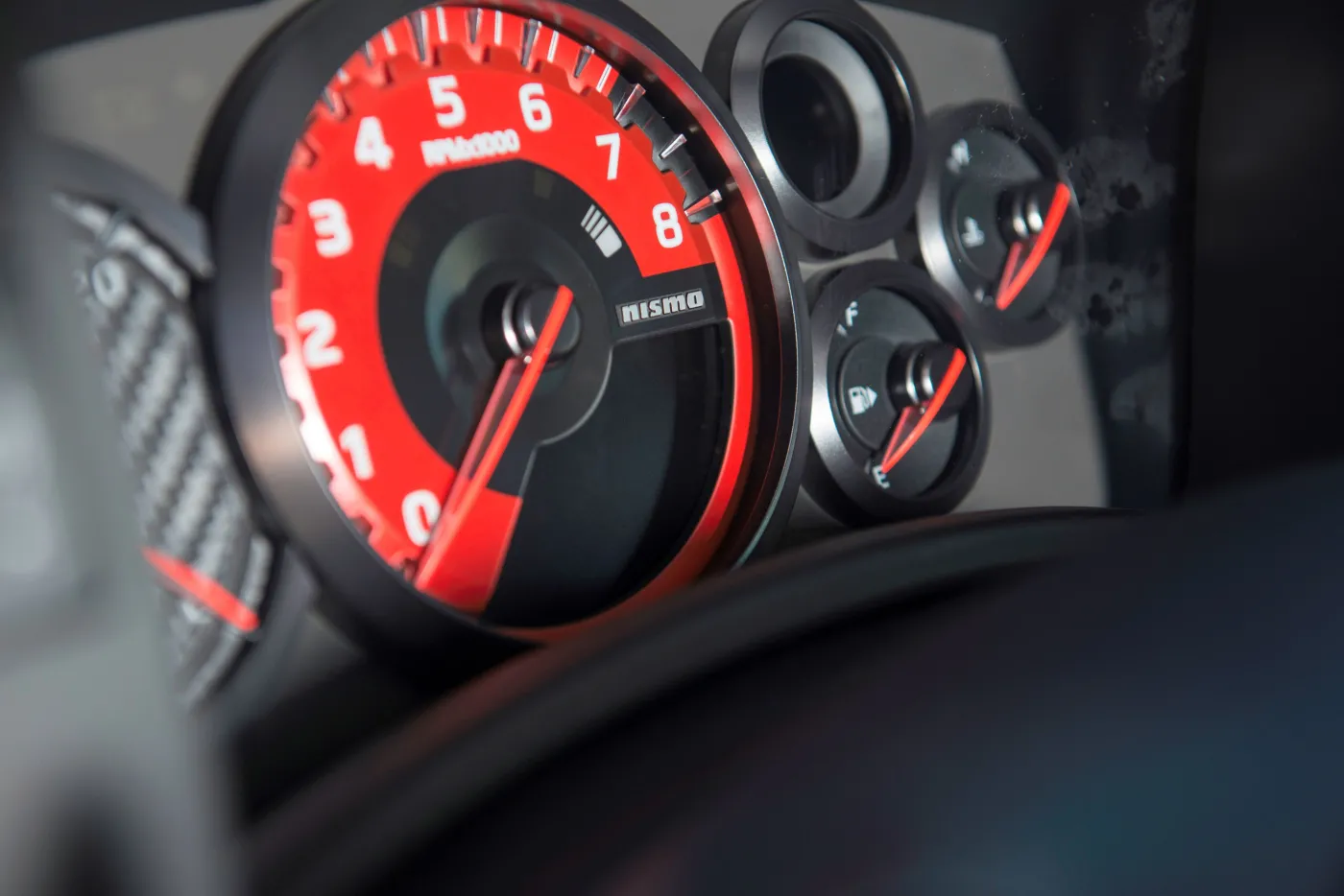 7673587-nissan-gt-r-nismo.jpg