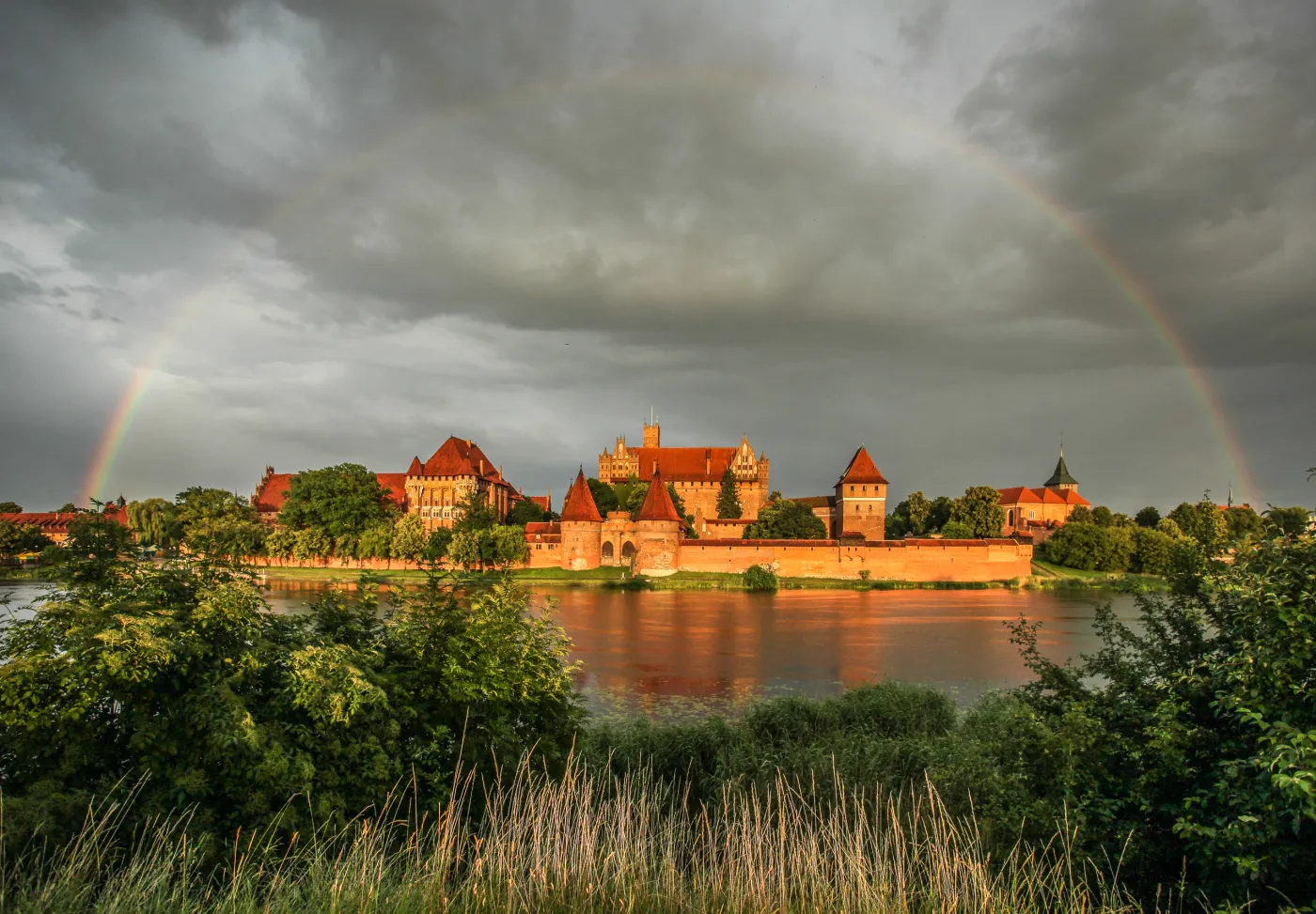 7712762-zamek-w-malborku.jpg