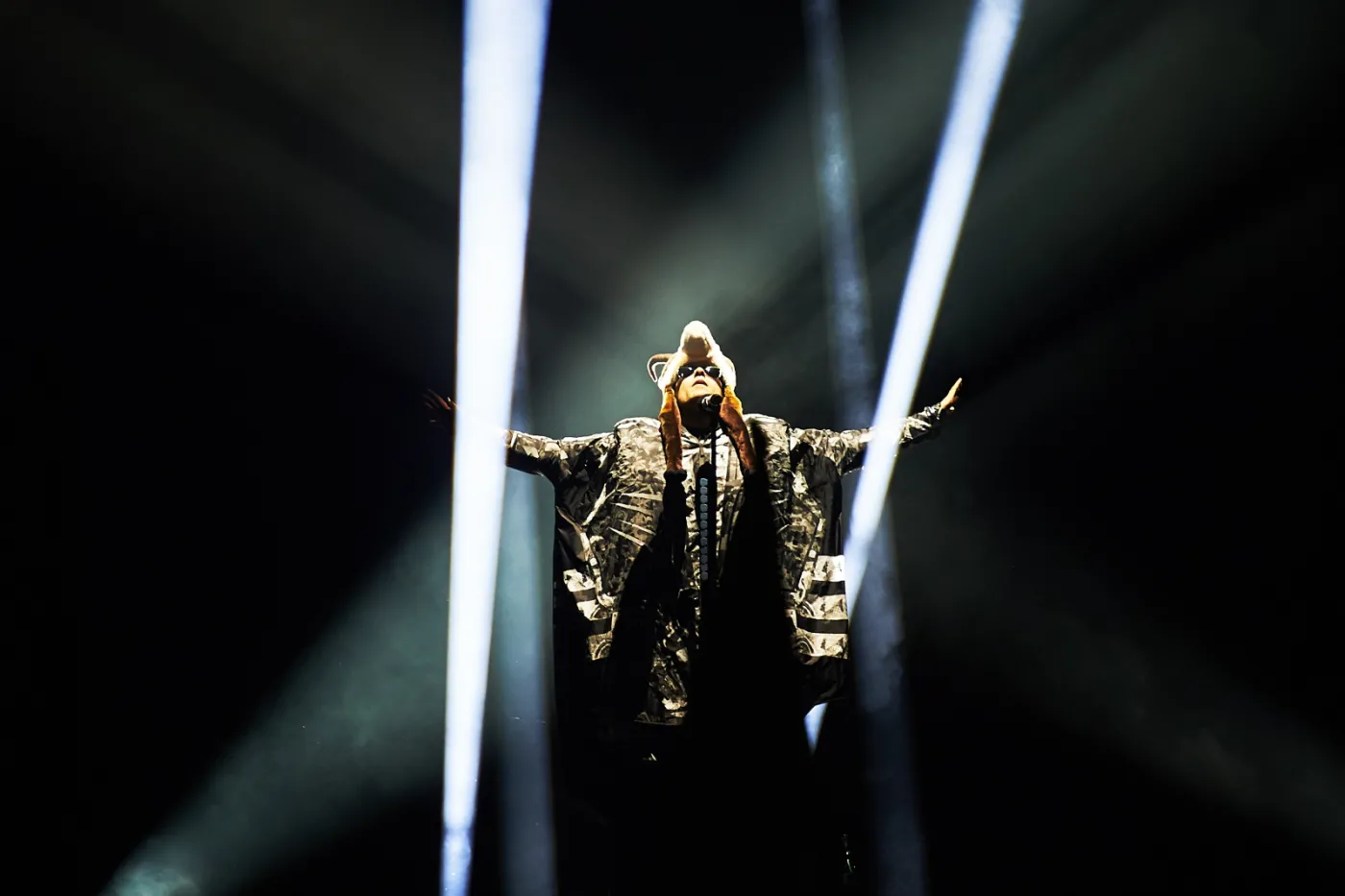 7728903-30-seconds-to-mars.jpg
