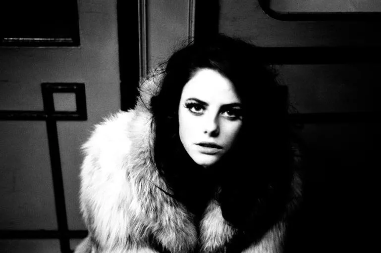 Nowa dziewczyna Piratów z Karaibów wybrana. To śliczna Kaya Scodelario [ZDJĘCIA]