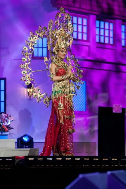 7339730-miss-indii-2014.jpg
