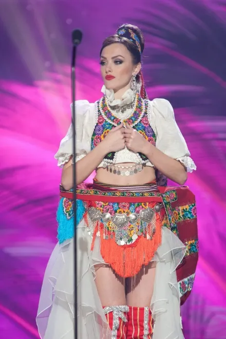 7339802-miss-kosowa-2014.jpg