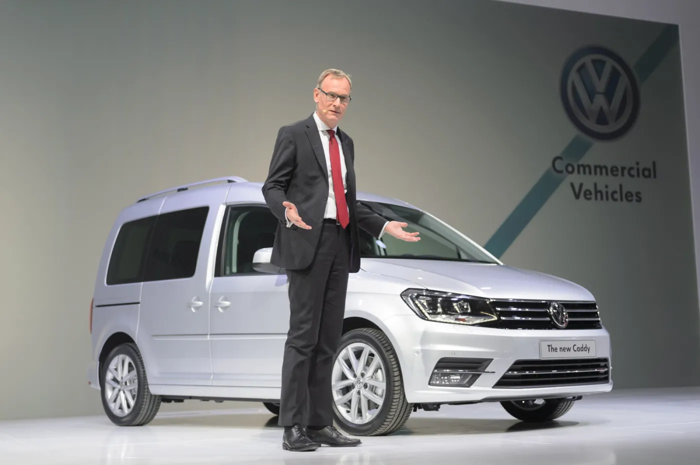 7385178-volkswagen-caddy.jpg