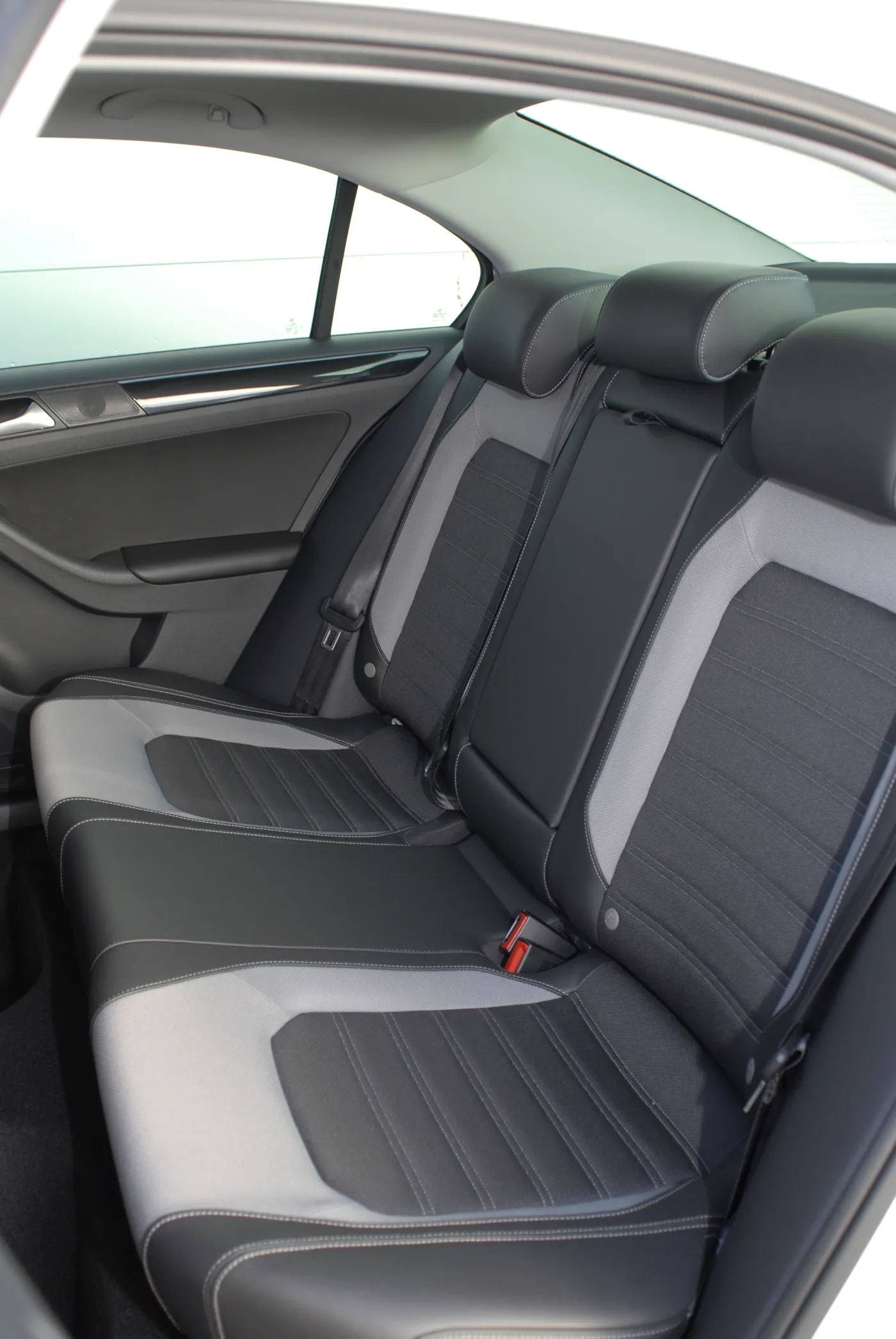 7393993-volkswagen-jetta.jpg